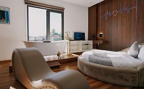 Ngàn Phố Studio&Love Hotel